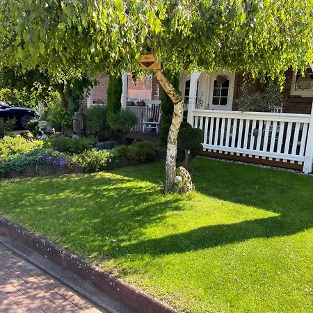 Апартаменты Zwitschernest Stilvolle Helle Gaestezimmer Monteurwohnung Fuer 1 Bis 6 Personen 3 60 Qm Итцехо