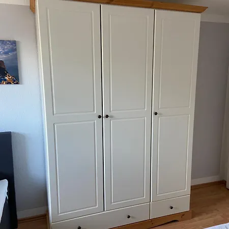 Apartment Zwitschernest Stilvolle Helle Gaestezimmer Monteurwohnung Fuer 1 Bis 6 Personen 3 60 Qm *