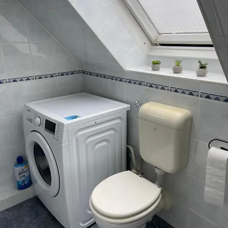 Zwitschernest Stilvolle Helle Gaestezimmer Monteurwohnung Fuer 1 Bis 6 Personen 3 60 Qm Apartment