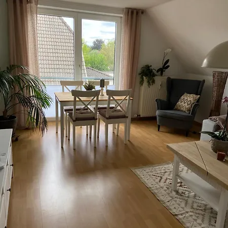 Zwitschernest Stilvolle Helle Gaestezimmer Monteurwohnung Fuer 1 Bis 6 Personen 3 60 Qm Apartman Itzehoe
